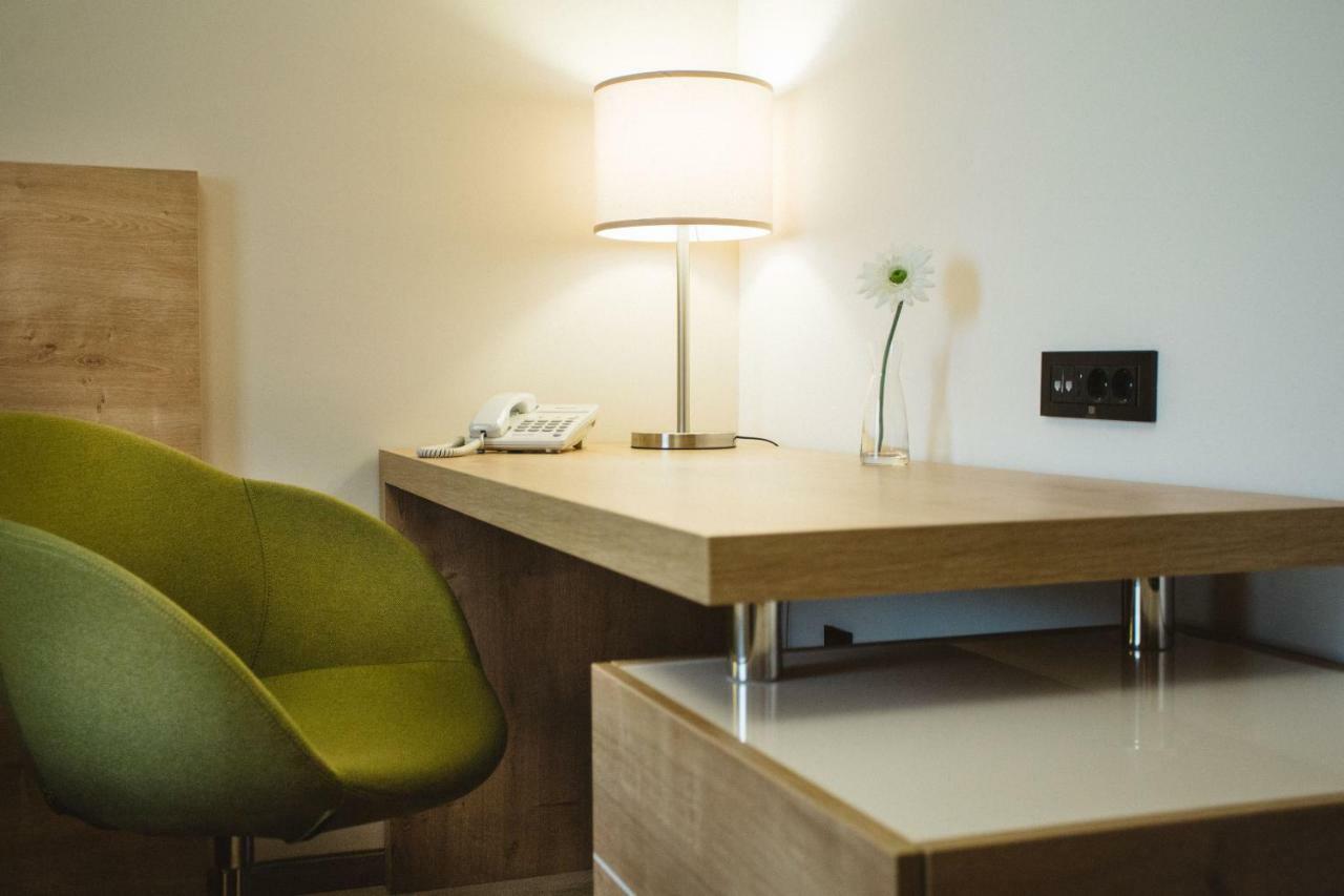 Hotel Zelenkrov Cepin Zewnętrze zdjęcie