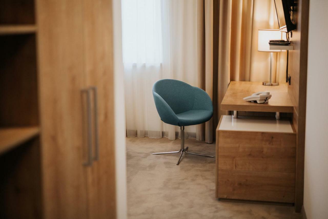 Hotel Zelenkrov Cepin Zewnętrze zdjęcie