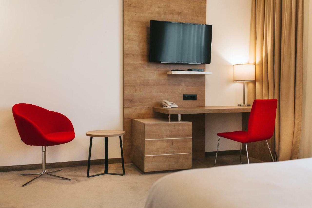 Hotel Zelenkrov Cepin Zewnętrze zdjęcie