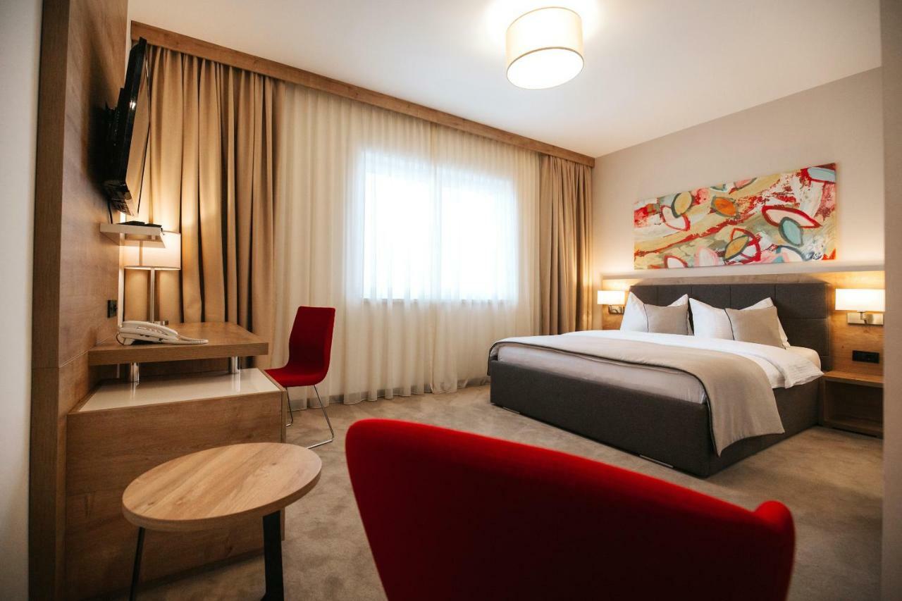 Hotel Zelenkrov Cepin Zewnętrze zdjęcie