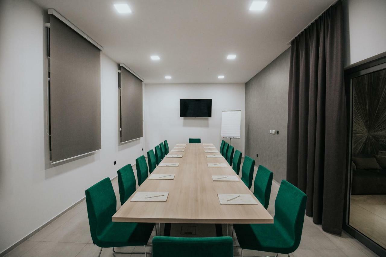 Hotel Zelenkrov Cepin Zewnętrze zdjęcie